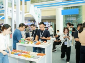 开幕第2天，大唐袜博会人潮涌动，精彩不停